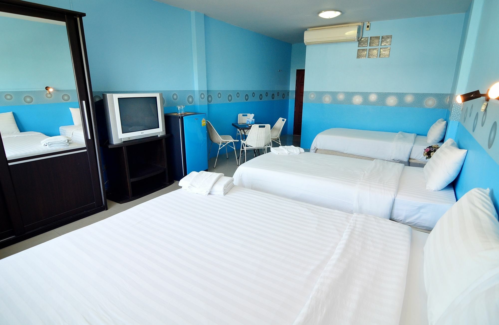 Hotel The Famous House - Jomtien Extérieur photo