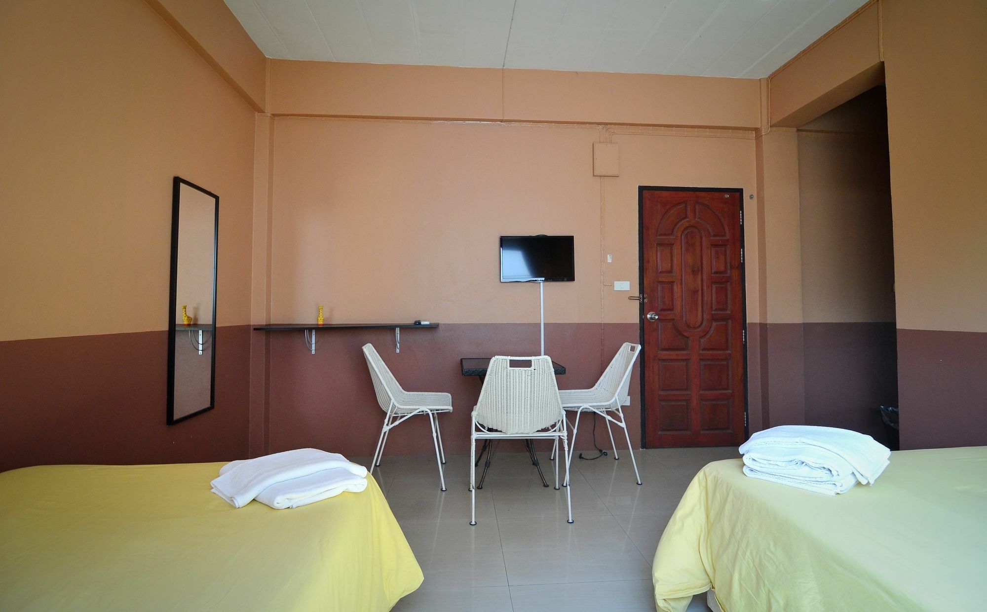 Hotel The Famous House - Jomtien Extérieur photo