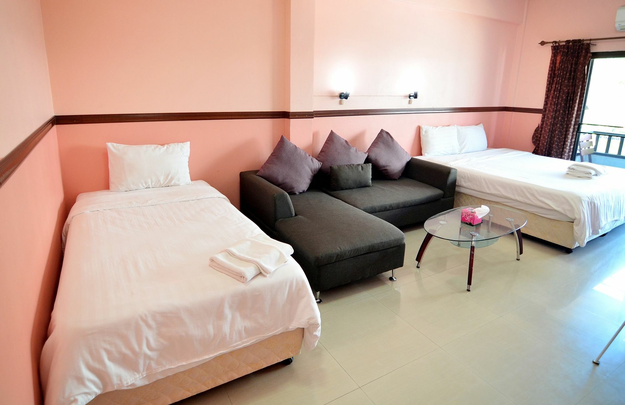 Hotel The Famous House - Jomtien Extérieur photo