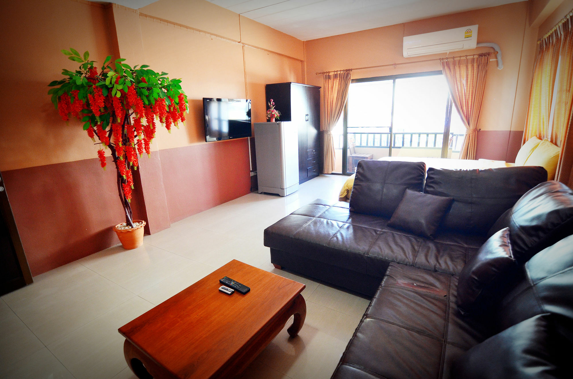 Hotel The Famous House - Jomtien Extérieur photo